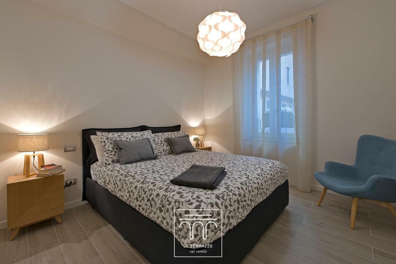 Apartmán Le Terrazze Sul Cortile Salerno Exteriér fotografie