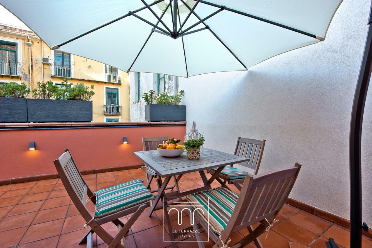 Apartmán Le Terrazze Sul Cortile Salerno Exteriér fotografie