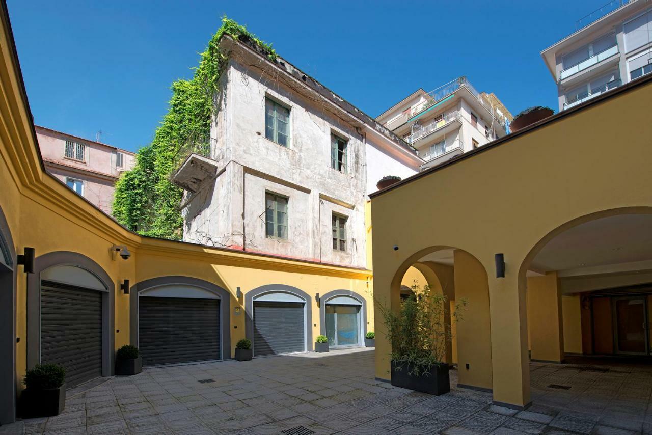 Apartmán Le Terrazze Sul Cortile Salerno Exteriér fotografie