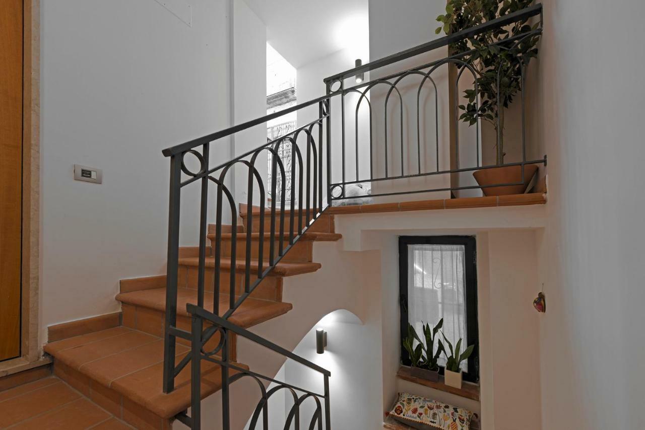 Apartmán Le Terrazze Sul Cortile Salerno Exteriér fotografie