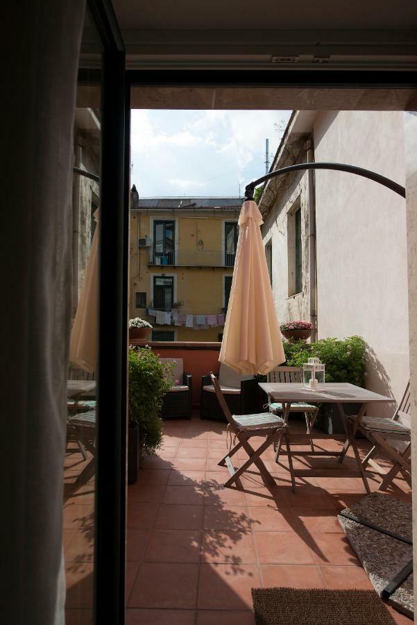 Apartmán Le Terrazze Sul Cortile Salerno Exteriér fotografie